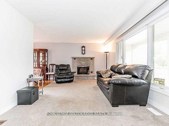 2nd image of 2082 Lea Rd