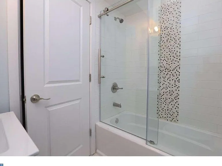 1247 N Dover St — Photo 14