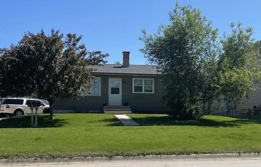 3 bed, $1,650 — Photo 1