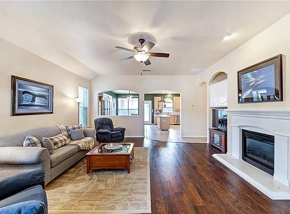 3rd image of 2705 Flint Rock Dr