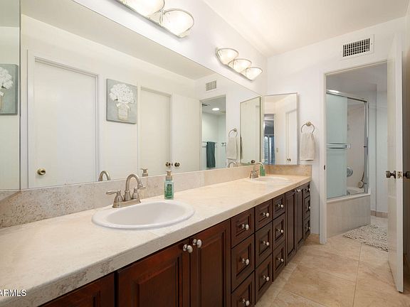 4th image of 4621 E WINSTON Drive