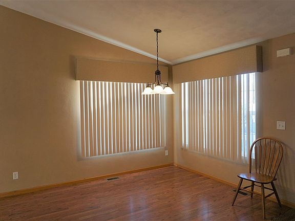 2nd image of 1155 Trowbridge Ln