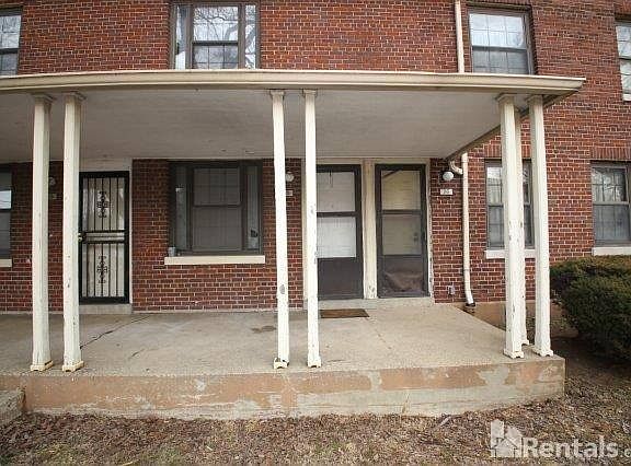 2nd image of 35 College Ct #35