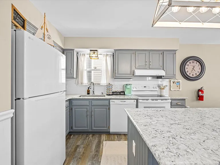 5724 Asbury Ave #1 — Photo 41