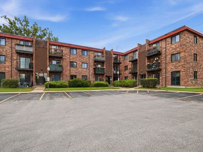 1791 W Algonquin Rd APT 3A, Mount Prospect, IL, 60056