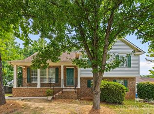 12431 Agate Ln, Pineville, NC