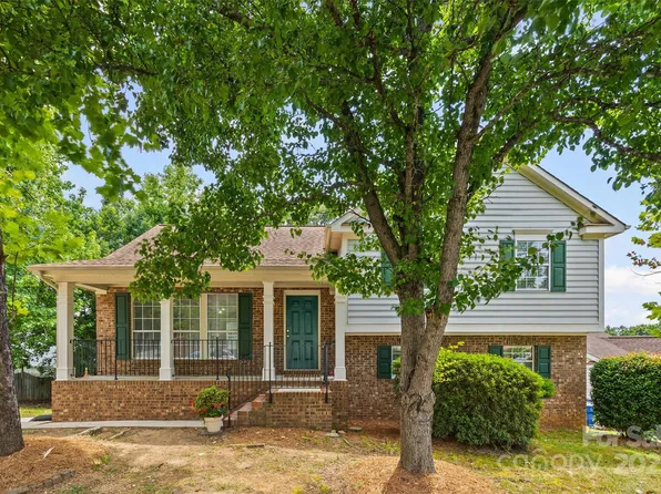 12431 Agate Ln, Pineville, NC 28134