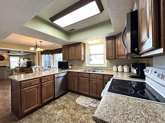 5th image of 1480 W Forest Ln