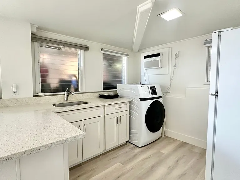 4559 Sierra Dr #B — Photo 5
