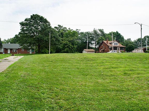 3rd image of 8512 W Main St #A