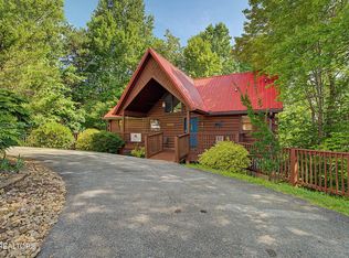 2805 Alexander Pl, Pigeon Forge, TN 37863