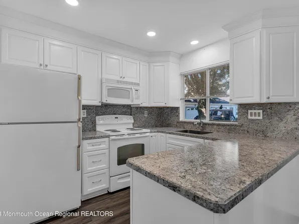 9A Buckingham Drive, Manchester, NJ 08759