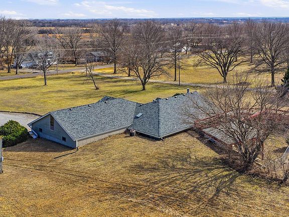 5th image of 4439 NE Meriden Rd