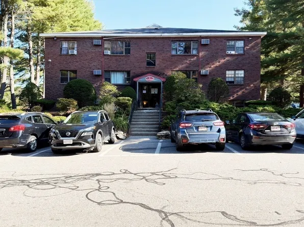 42 Swanson Ct APT 14A, Boxboro, MA 01719