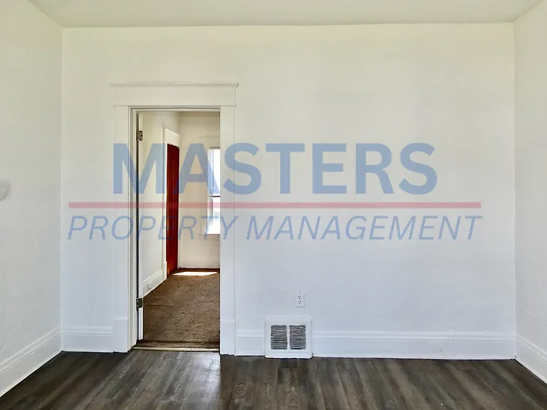 420 Everett St — Photo 10