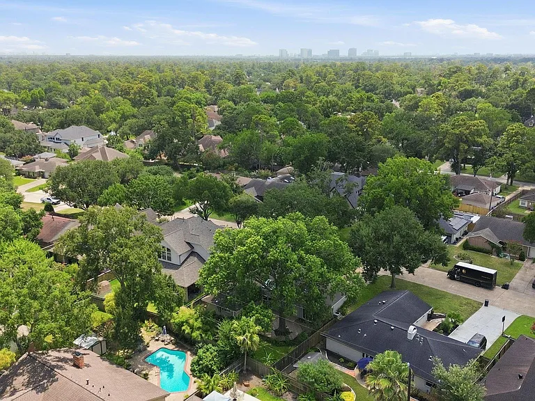 14110 Barryknoll Ln — Photo 36