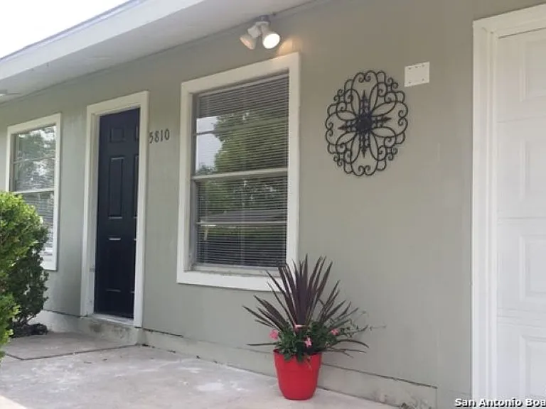 5810 Timberrock Dr — Photo 2