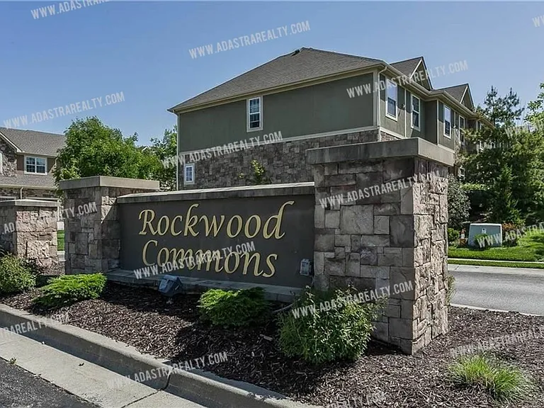 15852 Valley View Dr — Photo 3