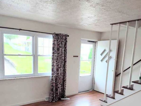 155 Church St, Weirton, WV 26062