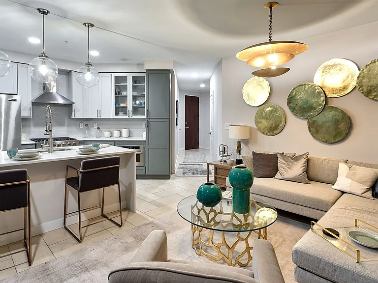 Icon Norfolk Apartments — Photo 18