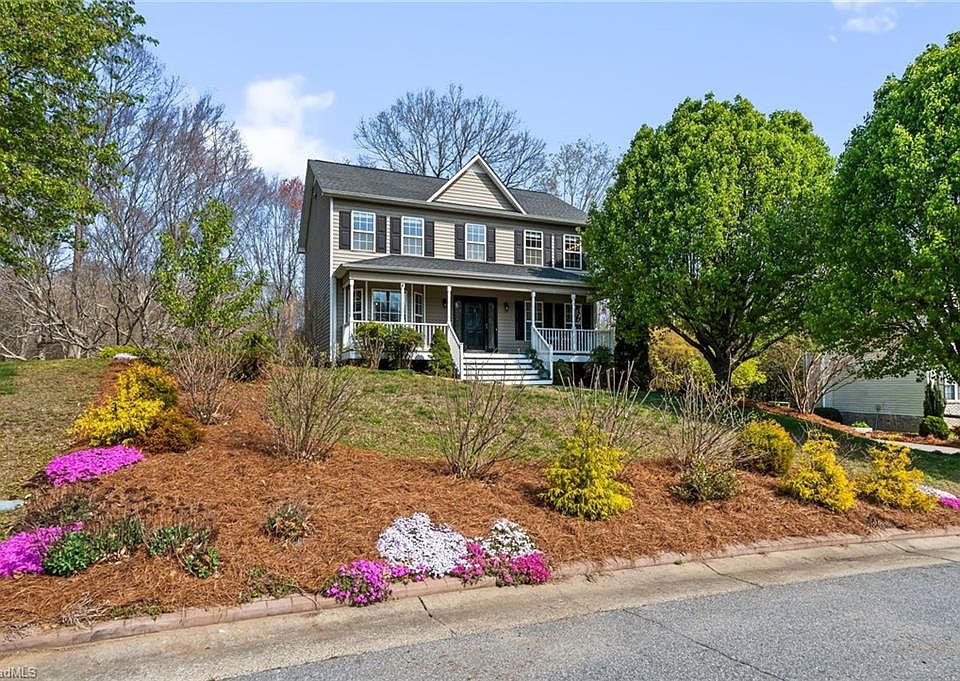 1st image of 135 Valleyoak Ct