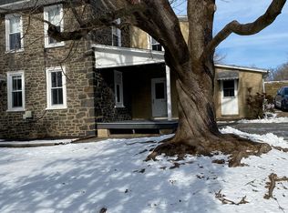 2002 Perkiomenville Rd, Harleysville, PA 19438