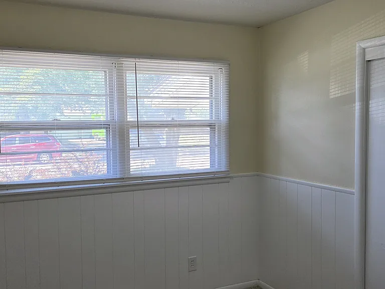 1114 W Greenfield St — Photo 7