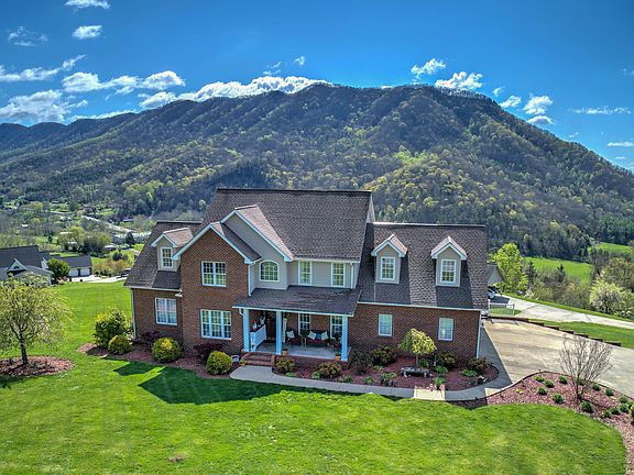 2nd image of 568 Moccasin Hills Dr