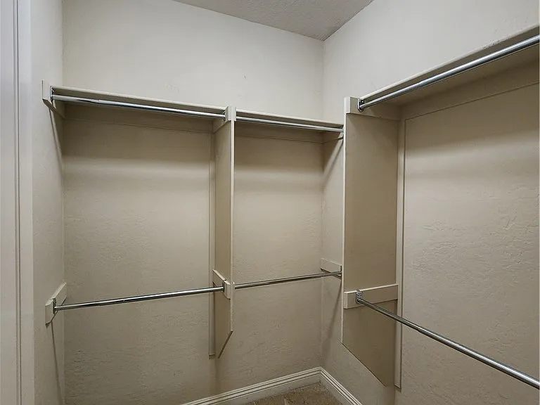 2713 Cyrano St — Photo 39