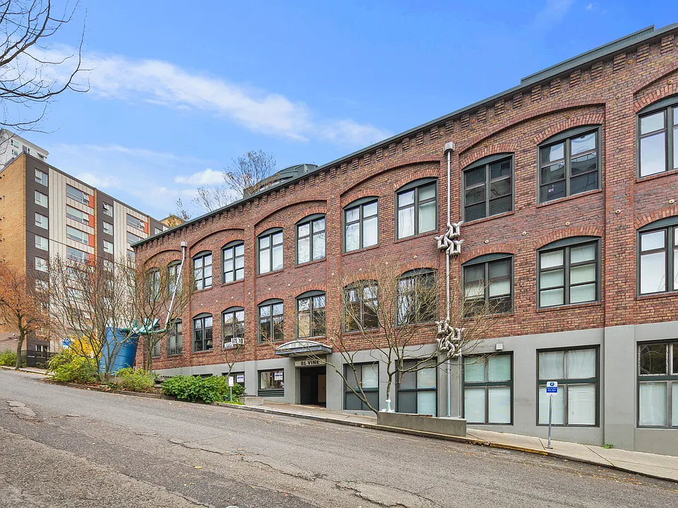 81 Vine St
