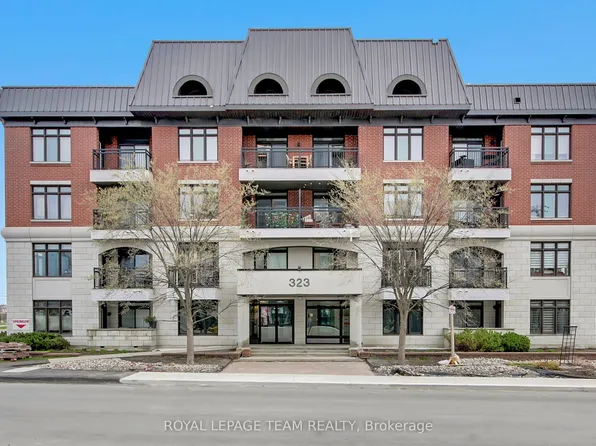 323 Winona Ave #208, Ottawa, ON K1Z 5H3