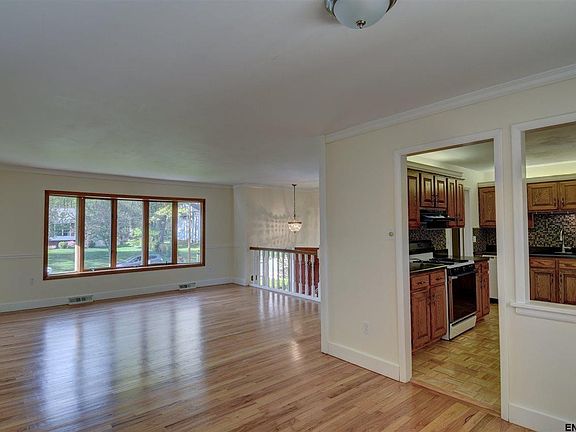3rd image of 5 Sylvan Ln