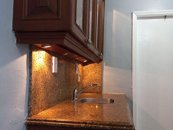 3rd image of 2147 NW 18th Ter APT 21