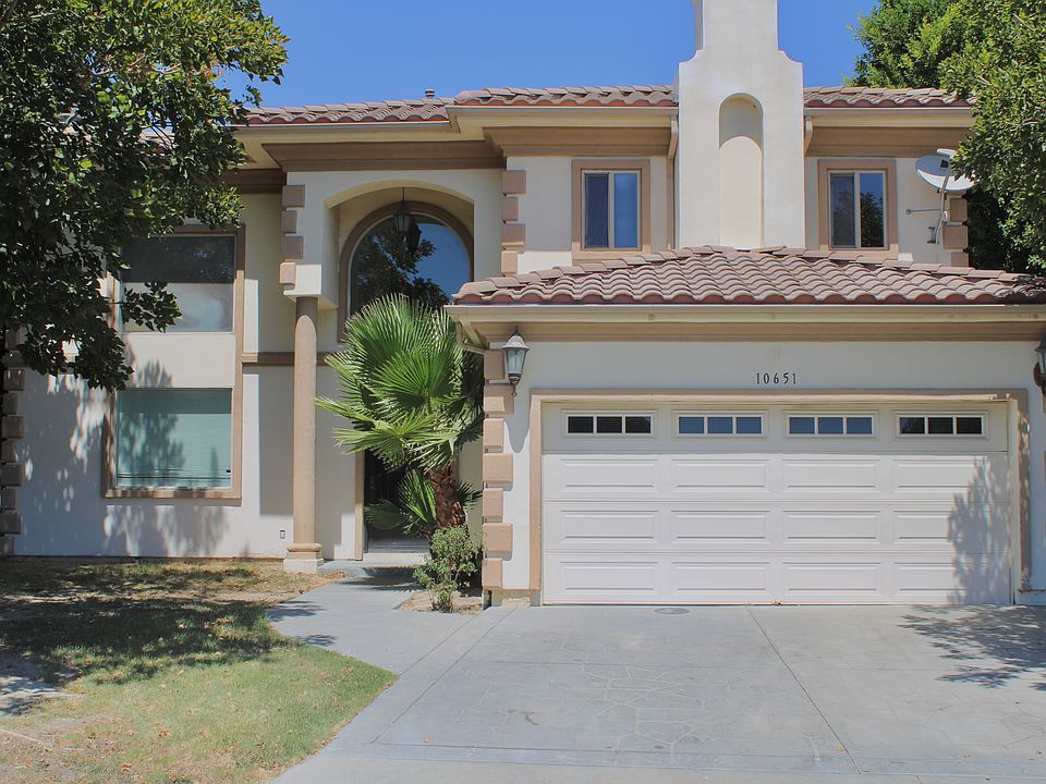 1st image of 10651 N Hillrose Cir