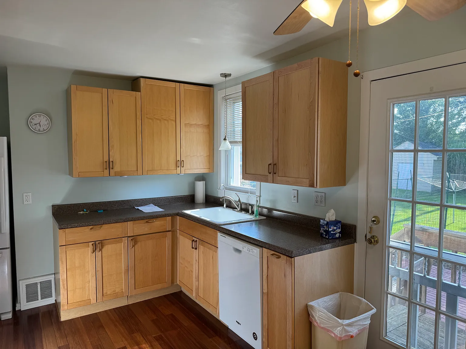 Longwood Dr, Mayfield Heights — Photo 2
