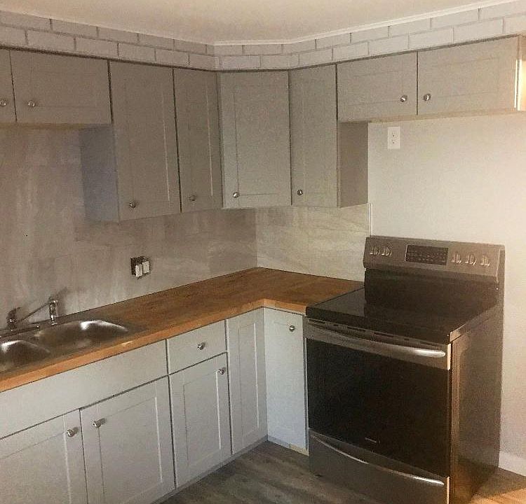 1st image of 18 Ayrault Dr #1