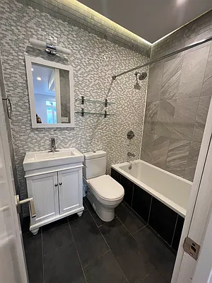 Rented by Delmark Realty LLC | media 27