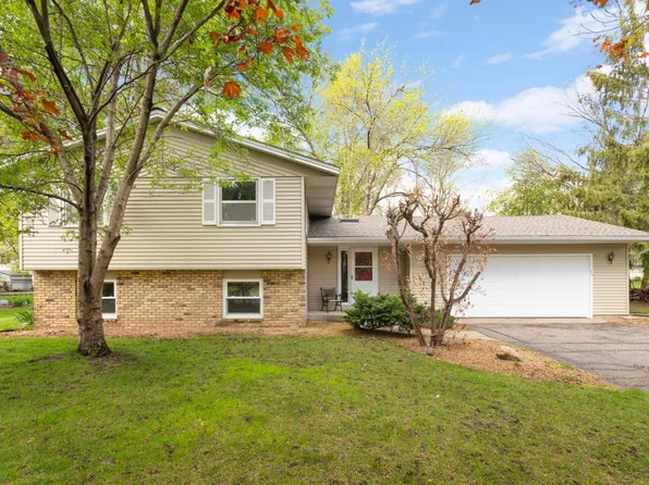 11201 Oregon Ave N, Champlin, MN 55316