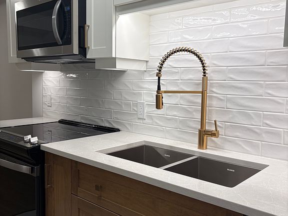 4th image of 93 Arthur St S #805