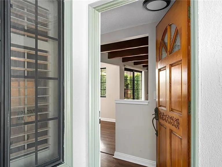 1702 Venice Ave — Photo 2