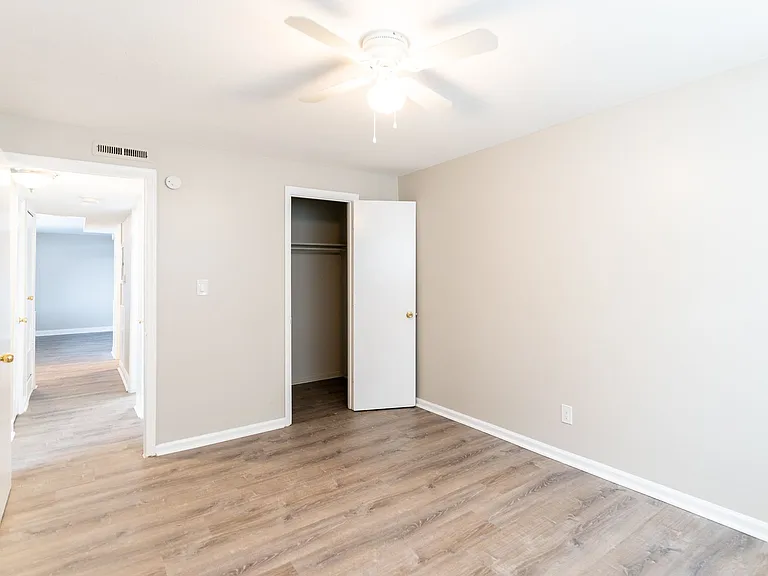 Eagle's Nest Apartments — Photo 8