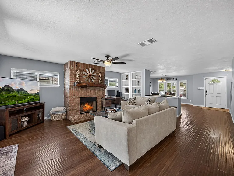 18634 Creekside Pass — Photo 3