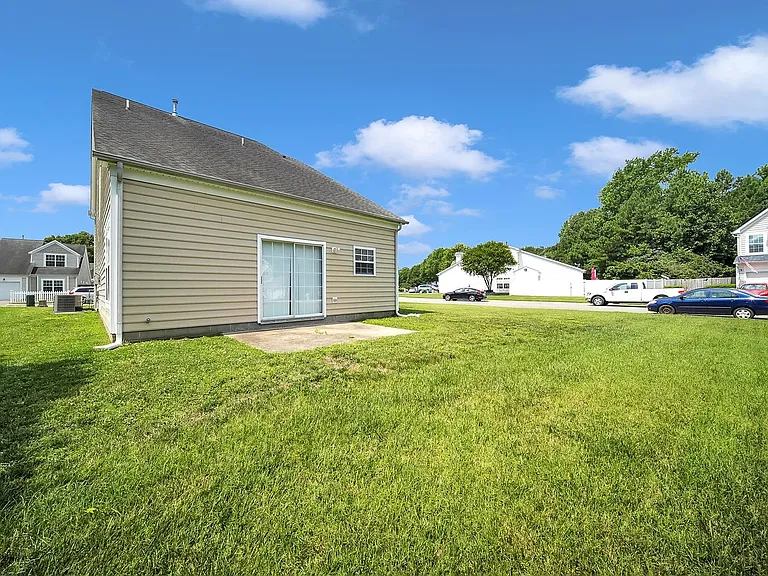 408 Holmes Blvd — Photo 53