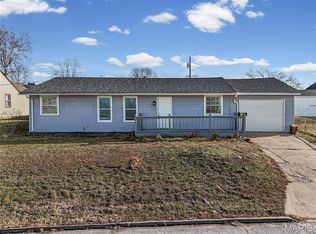 407 N 11th St, De Soto, MO 63020