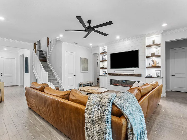 981 Castaway Ct — Photo 12