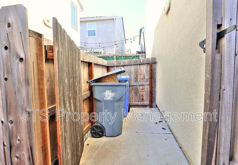 3217 Sunny Gate Ln — Photo 87