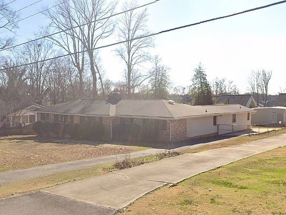2nd image of 104 Oak Forest Dr