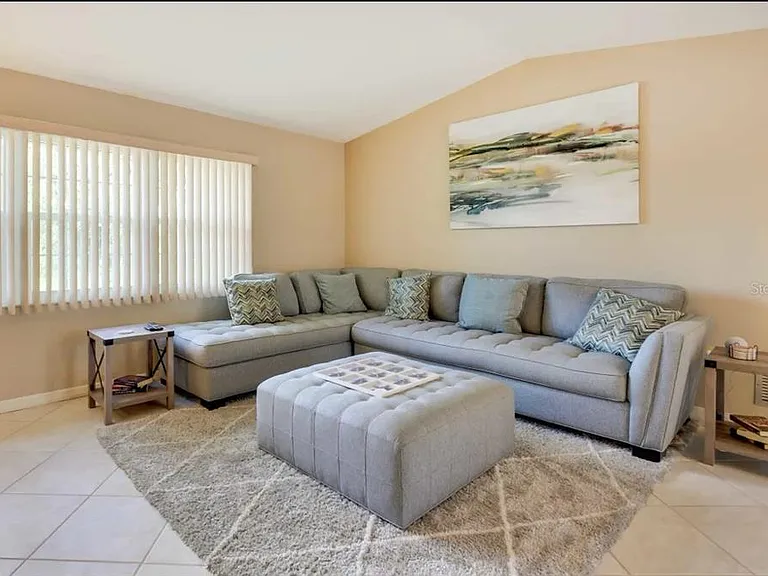 1342 Eagle St — Photo 3
