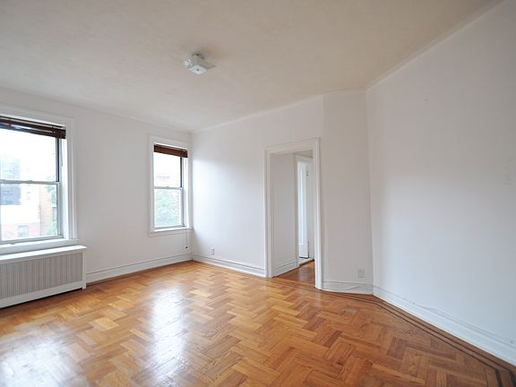 4th image of 8355 Lefferts Blvd APT 4E