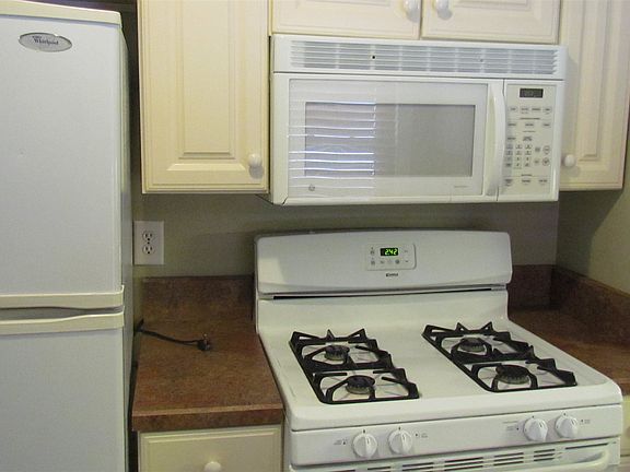 4th image of 921 E Parkland Ave